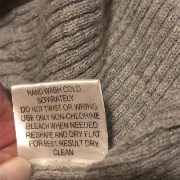 Pink Rose cable sweater - Picture 6 of 6